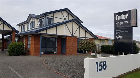 tudor lodge motel